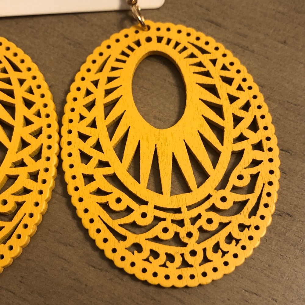 Elegant Yellow Wooden Bohemian Earrings - Picture 4 of 8